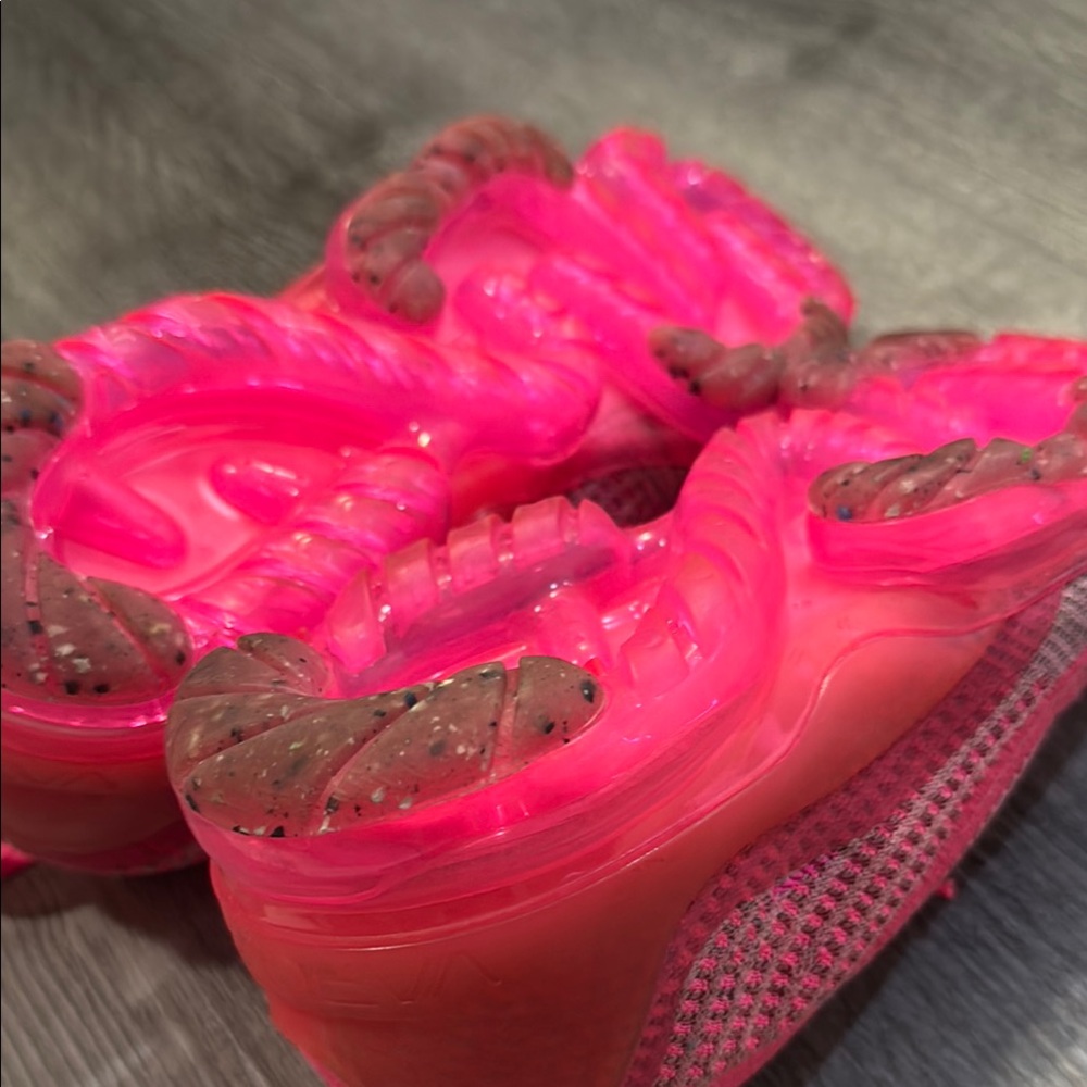 Nike VaporMax 6.5 Hyper Pink Athletic Sneakers Breathable Knit Upper - Picture 8 of 8